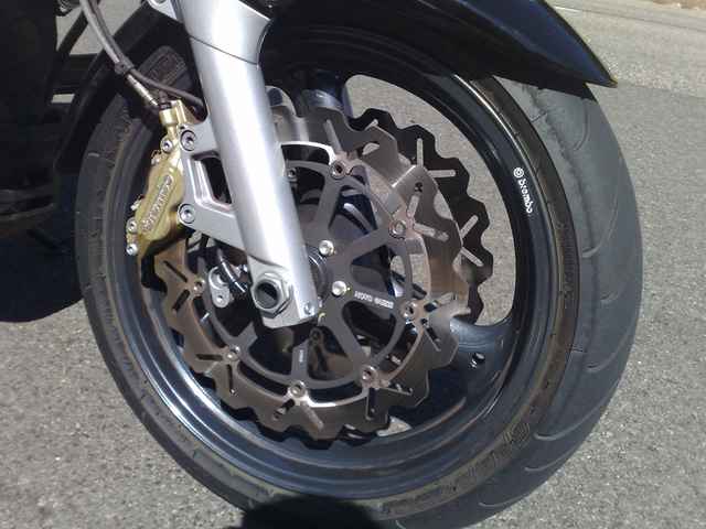 Freins Moto Guzzi 1200 Sport Freinage Moto Guzzi 1200 Sport
