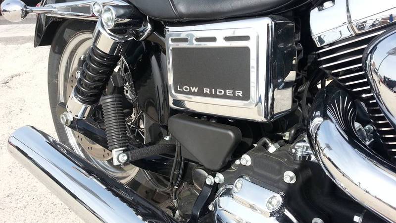 Cache Batterie Harley Low Rider