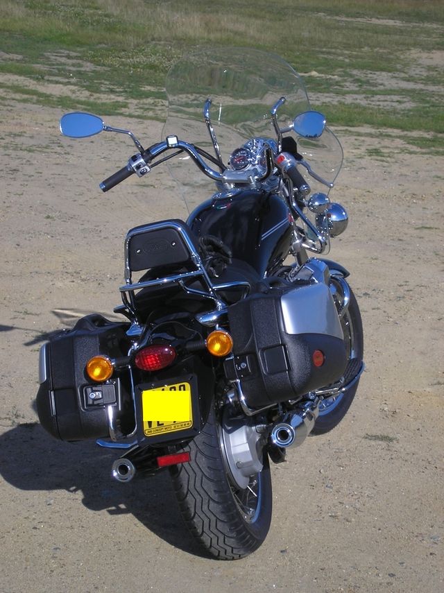 Moto Guzzi California vue arrière droit Moto Guzzi California vue arrière droit