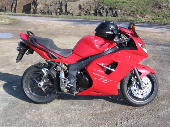 Triumph Sprint ST vue de droite Triumph Sprint ST vue de droite