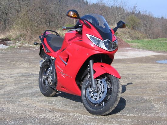 Triumph Sprint ST vue avant droit Triumph Sprint ST vue avant droit