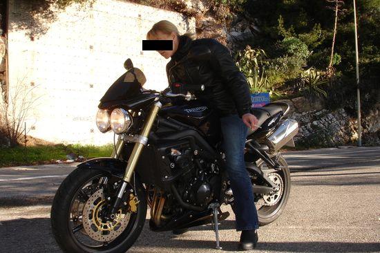 Triumph Street Triple vue avant gauche Triumph Street Triple vue avant gauche