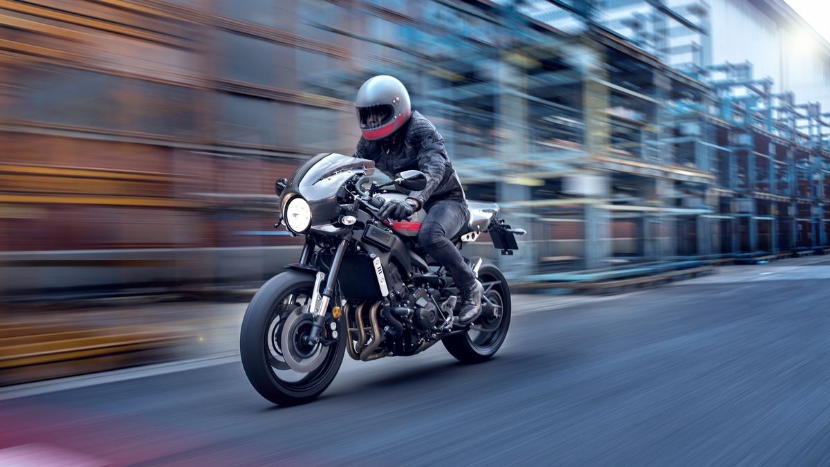 Yamaha XSR 900 Abarth en action