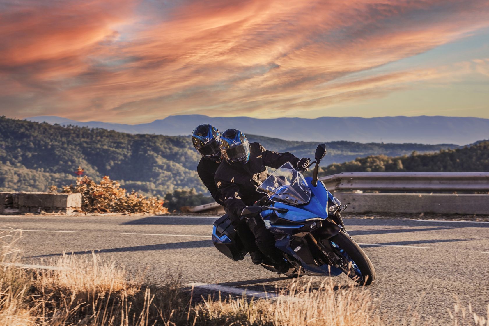 Suzuki GSX-S1000GT 2026 sur l'angle Suzuki GSX-S1000GT 2026 sur l'angle