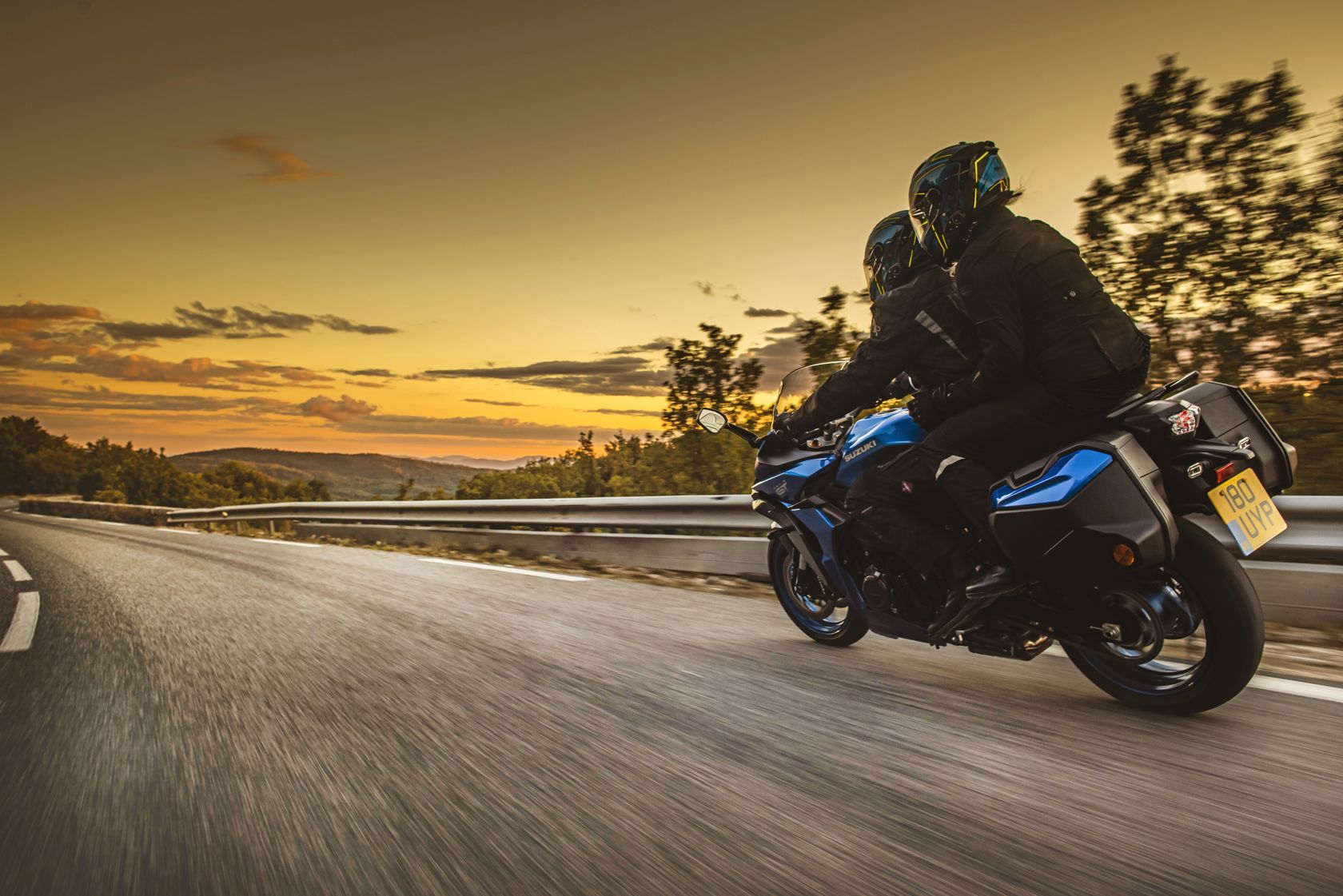 Suzuki GSX-S1000GT 2026 vue arrière Suzuki GSX-S1000GT 2026 vue arrière