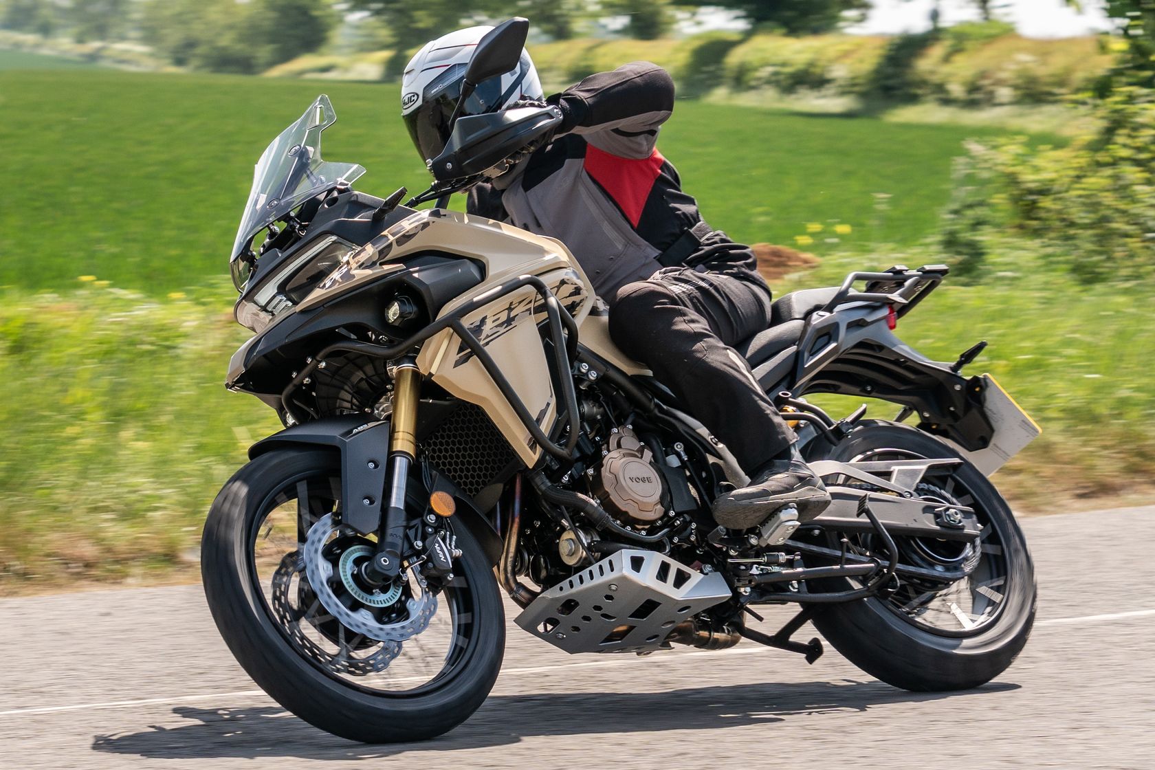 Voge DS625X 2026 en action Voge DS625X 2026 en action